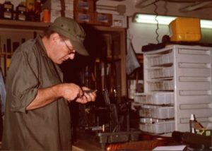 officina riparazioni armi 2
