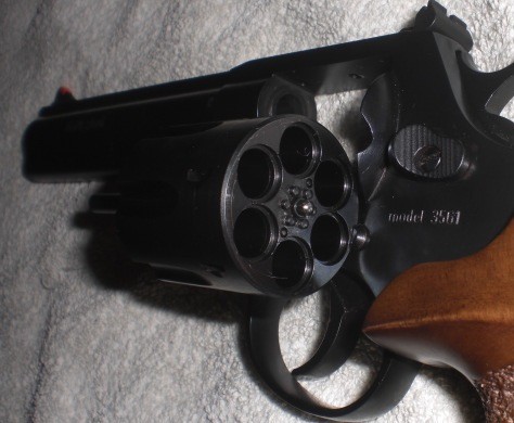 Revolver Alfa Proj