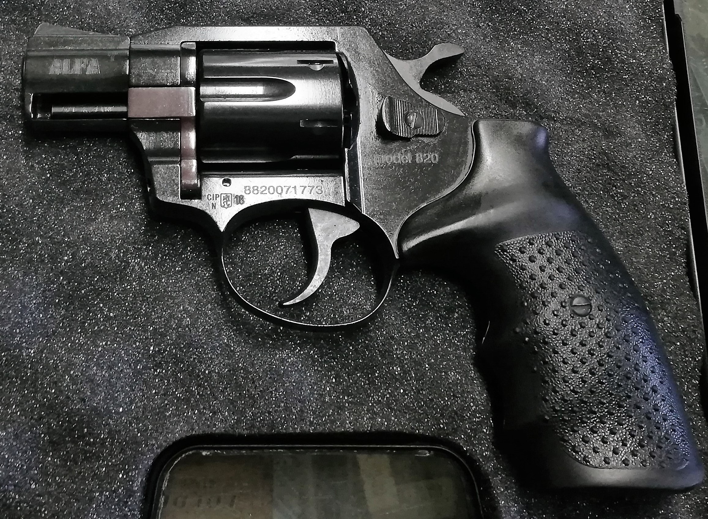 Revolver Alfa Proj mod. 820 2" cal.38 S.p. - immagine 2