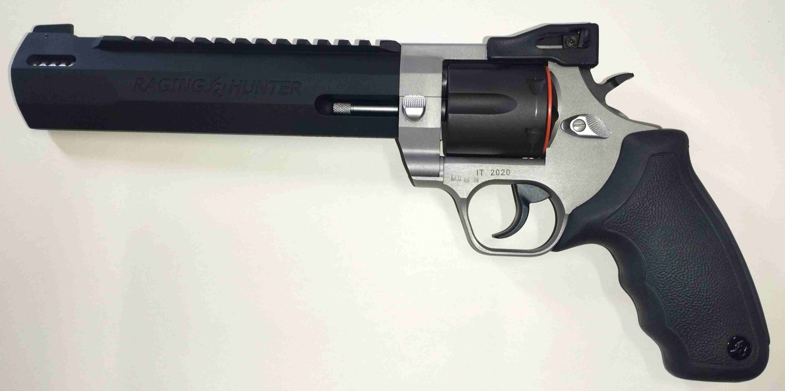 VENDUTO REVOLVER TAURUS RANGIN HUNTER 44-H 8 3/8" DUAL CAL.44 Mg.